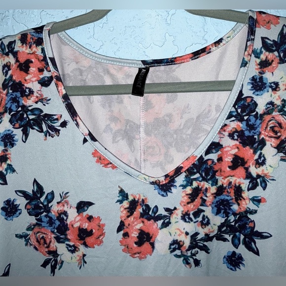 AllegGrace Women's Flowered Cold Shoulder Blouse - Picture 4 of 10